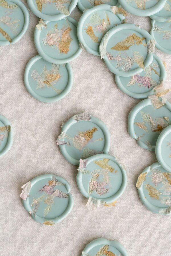 Self-adhesive wax seal seafoam with flower petals - set 20 pcs - Image 3